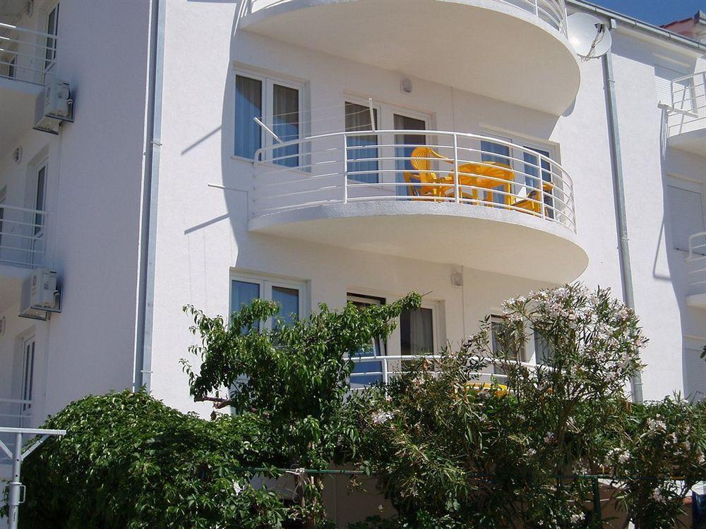 Hotel Papic Okrug Gornji Exterior foto