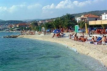 Hotel Papic Okrug Gornji Exterior foto